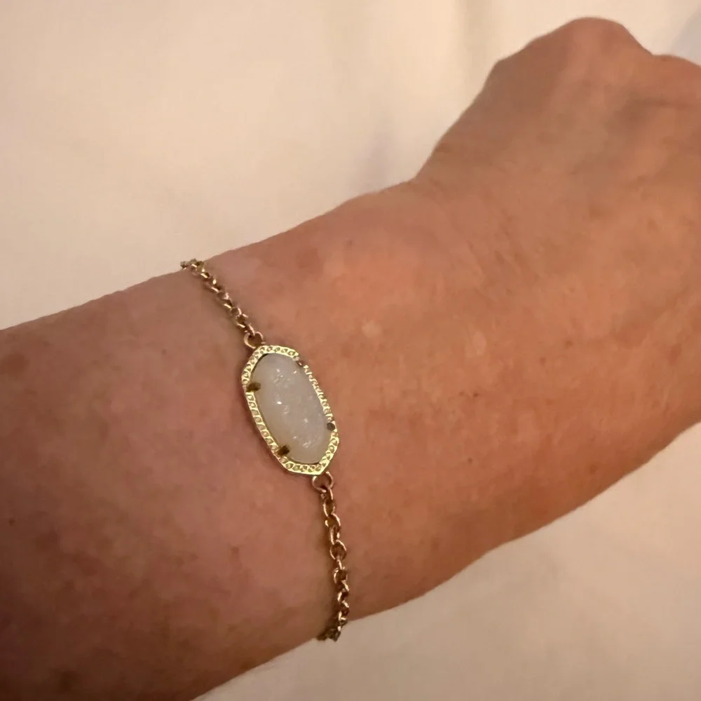 KENDRA SCOTT *rare* Elaina Gold Adjustable Chain Bracelet in Iridescent Drusy - Picture 4 of 4